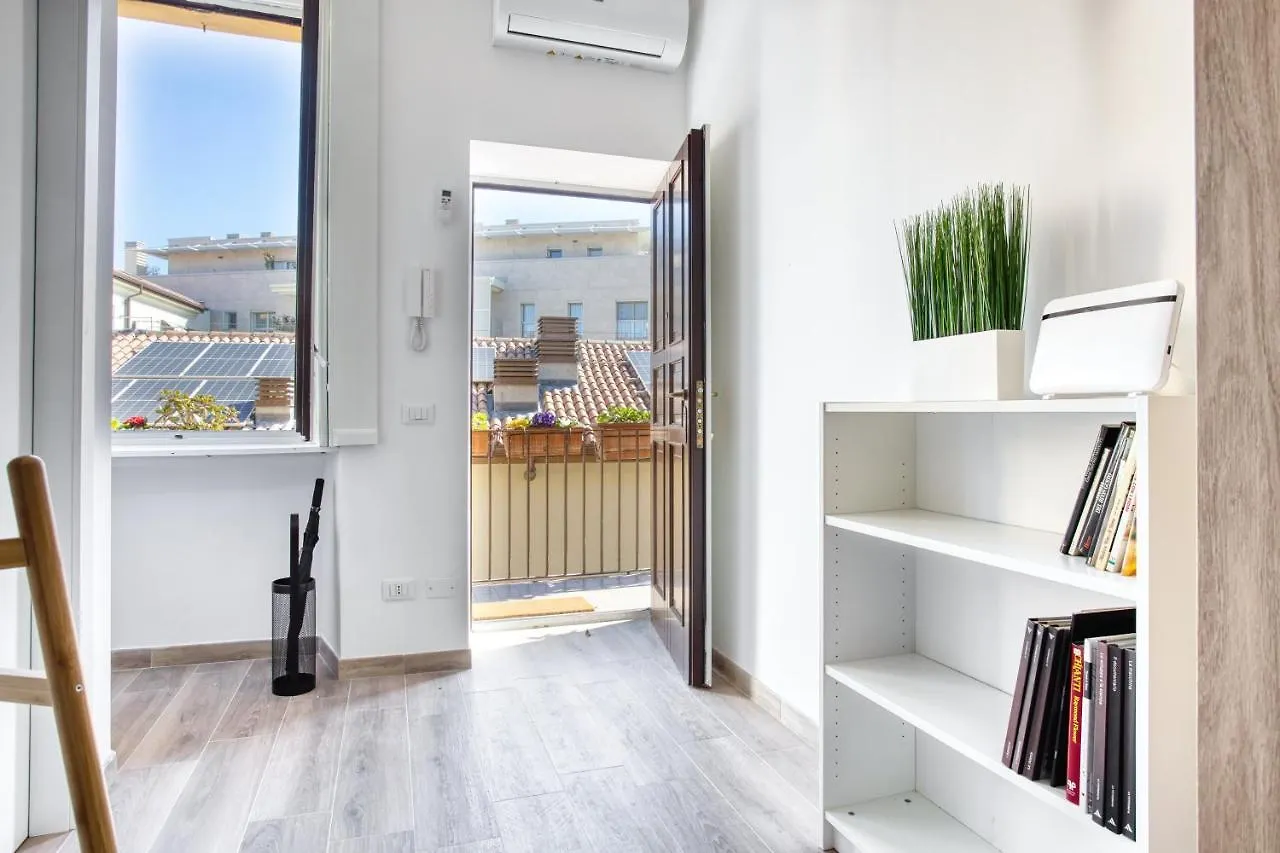 ミラノJoivy Bright Flat Near Sforzesco Castleアパートメント 0*, ミラノ イタリア