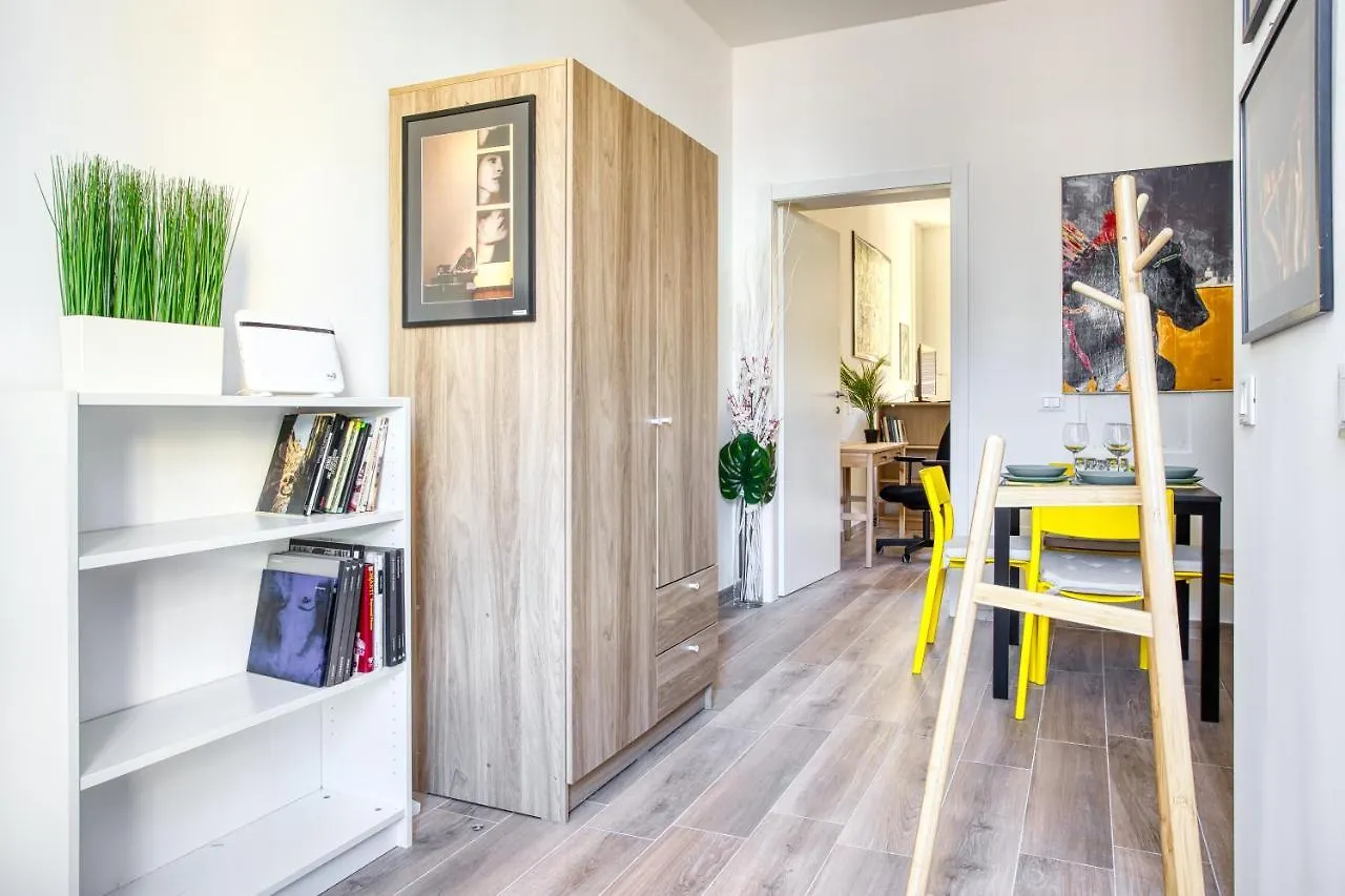 ミラノJoivy Bright Flat Near Sforzesco Castleアパートメント