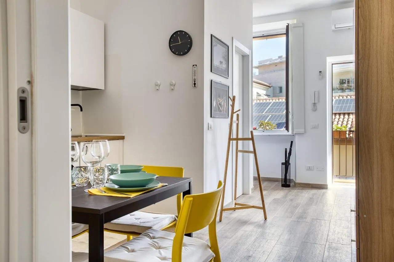 アパート ミラノJoivy Bright Flat Near Sforzesco Castleアパートメント イタリア