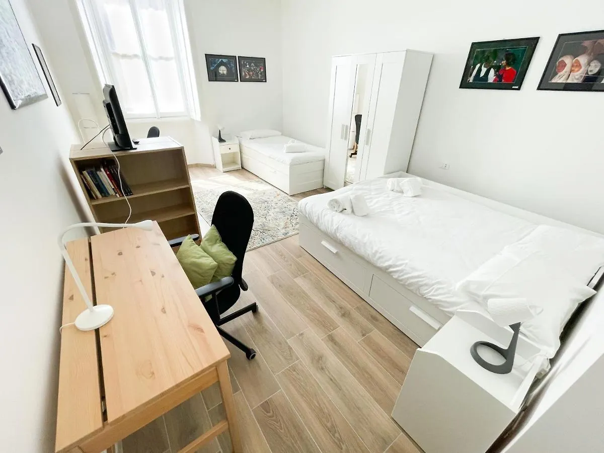 アパート ミラノJoivy Bright Flat Near Sforzesco Castleアパートメント